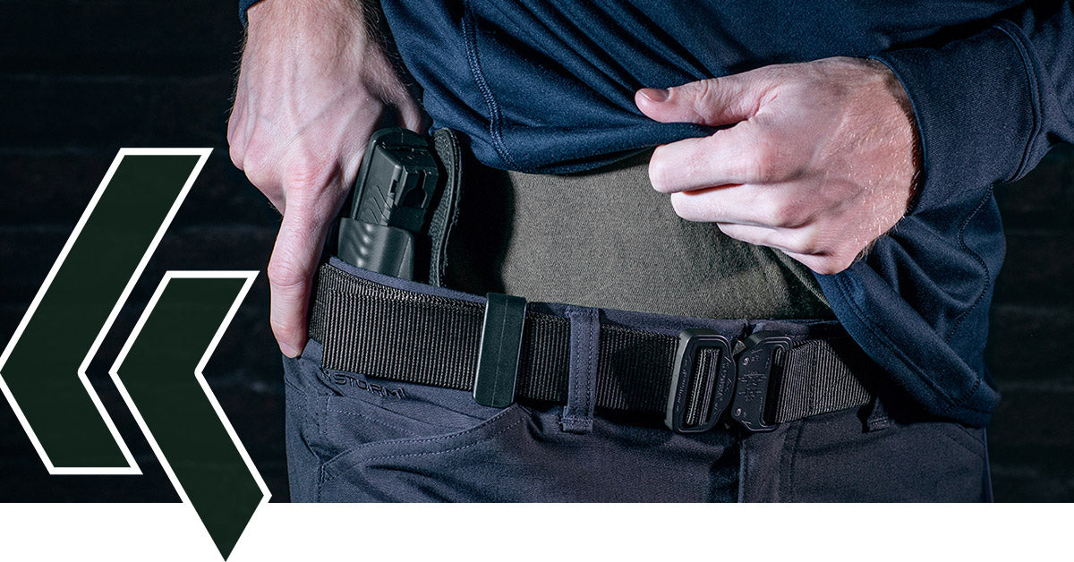 Image of a police officer wearing a Klik Belt. 