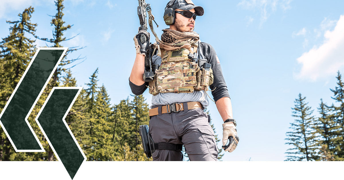 Image of a man wearing the best tactical belt. 